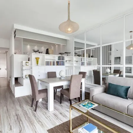 - 7 Flat Apartment
