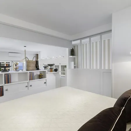 - 7 Flat Apartment